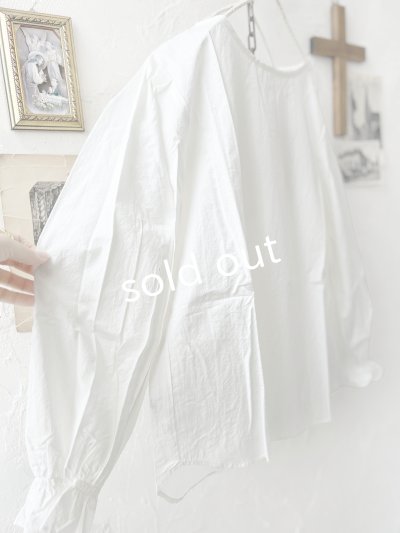 画像15: nous rendent heureux／シャーリングパフ袖ブラウス・グレージュ