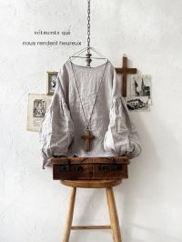 nous rendent heureux／バルーン袖ブラウス・ライトグレー