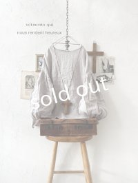 nous rendent heureux／バルーン袖ブラウス・ライトグレー