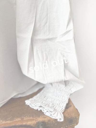 画像4: nous rendent heureux／シャーリング襟ブラウス・ライトグレー