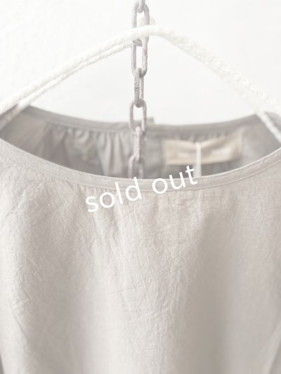 画像4: nous rendent heureux／シャーリングパフ袖ブラウス・グレージュ