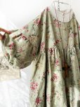 画像6: MARCHE' DE SOEUR／パフ袖チュニックワンピース・花柄モスグリーン (6)