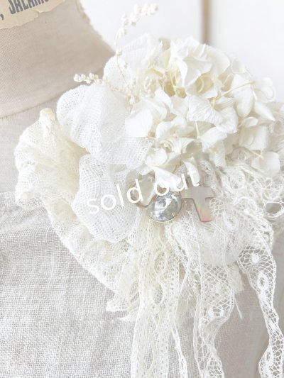 画像6: pollenbienco／アンティークレースとプリザーブドフラワーのコサージュ・B