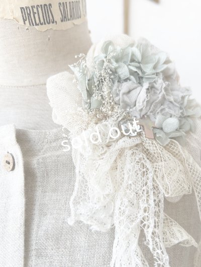 画像5: pollenbienco／アンティークレースとプリザーブドフラワーのコサージュ・A