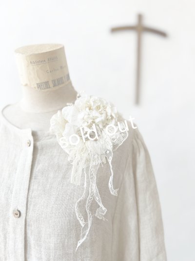 画像4: pollenbienco／アンティークレースとプリザーブドフラワーのコサージュ・B