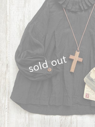 画像7: Reliure／Tucked ruffle collar blouse・black