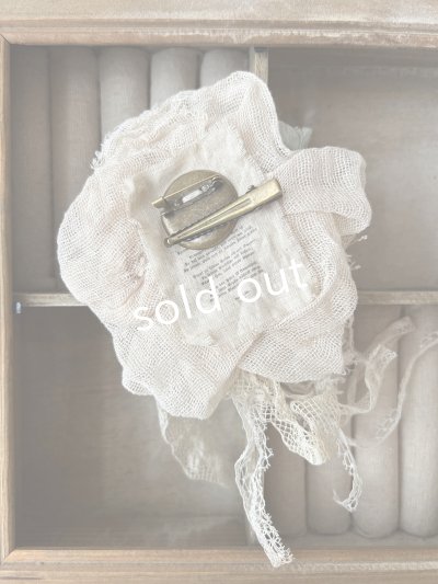 画像3: pollenbienco／アンティークレースとプリザーブドフラワーのコサージュ・A