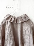 画像4: Reliure／Tucked ruffle collar blouse・ash pink (4)