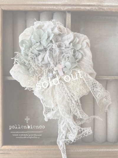 画像1: pollenbienco／アンティークレースとプリザーブドフラワーのコサージュ・A
