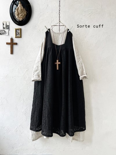 画像1: sorte cuff/レースギャザージャンパースカート・黒