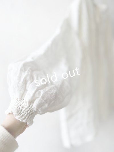 画像6: 08mab/シャーリング袖ピンタックブラウス・オフ