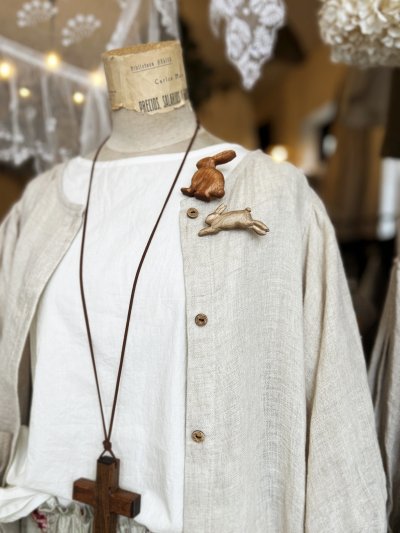 画像4: ecru-ke／木彫りのブローチ