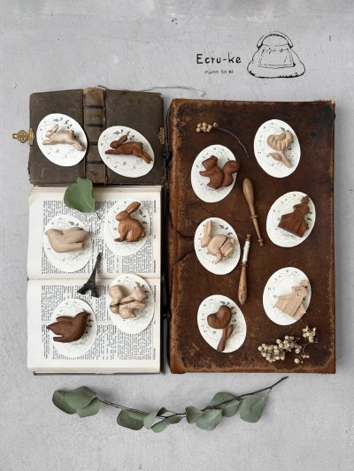 画像18: ecru-ke／木彫りのブローチ