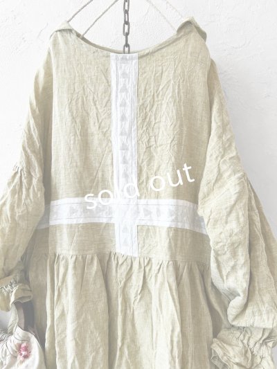 画像2: shizuka's／セーラー襟の刺繍レースワンピース・ペールリーフ