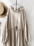 画像2: MARCHE' DE SOEUR／オランダリネン ラッフルギャザーワンピース・生成り (2)