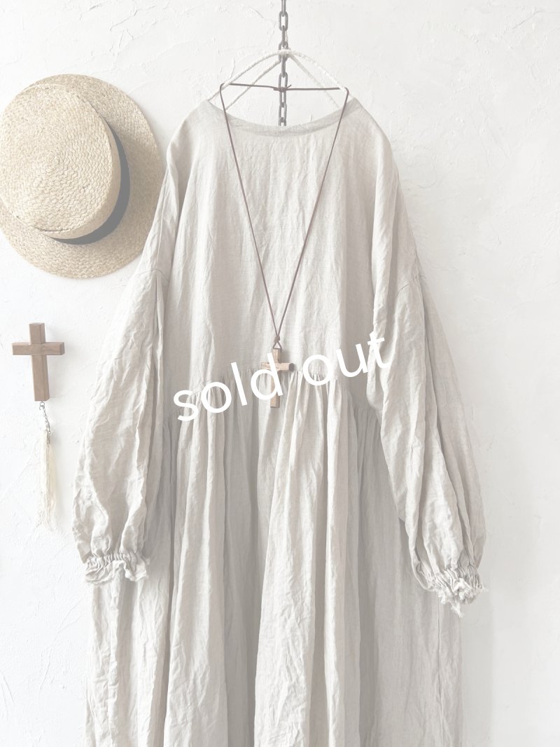 画像2: MARCHE' DE SOEUR／オランダリネン ギャザーワンピース・生成り (2)