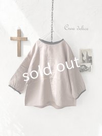 Crea delice／パイピングりぼんブラウス・アッシュピンク