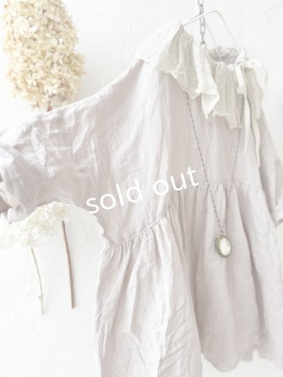 画像9: MARCHE' DE SOEUR／大きなラッフル襟のチュニック・ファナージュピンクに生成り襟