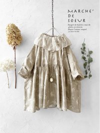 MARCHE' DE SOEUR／大きなラッフル襟のチュニック・ベージュローズに生成り襟