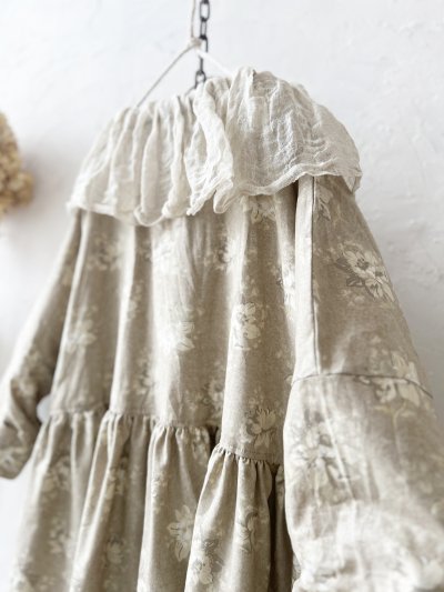 画像12: MARCHE' DE SOEUR／大きなラッフル襟のチュニック・ベージュローズに生成り襟