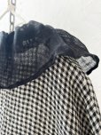 画像12: MARCHE' DE SOEUR／大きなラッフル襟のチュニック・ワッフルブラックに黒ガーゼ襟 (12)
