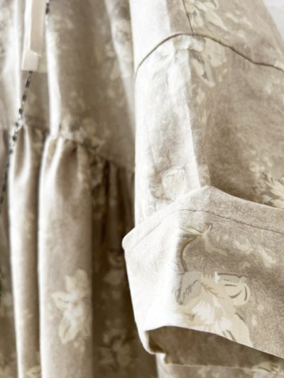 画像6: MARCHE' DE SOEUR／大きなラッフル襟のチュニック・ベージュローズに生成り襟