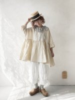 画像12: MARCHE' DE SOEUR／大きなラッフル襟のチュニック・ファナージュミルクに薄グレー襟 (12)