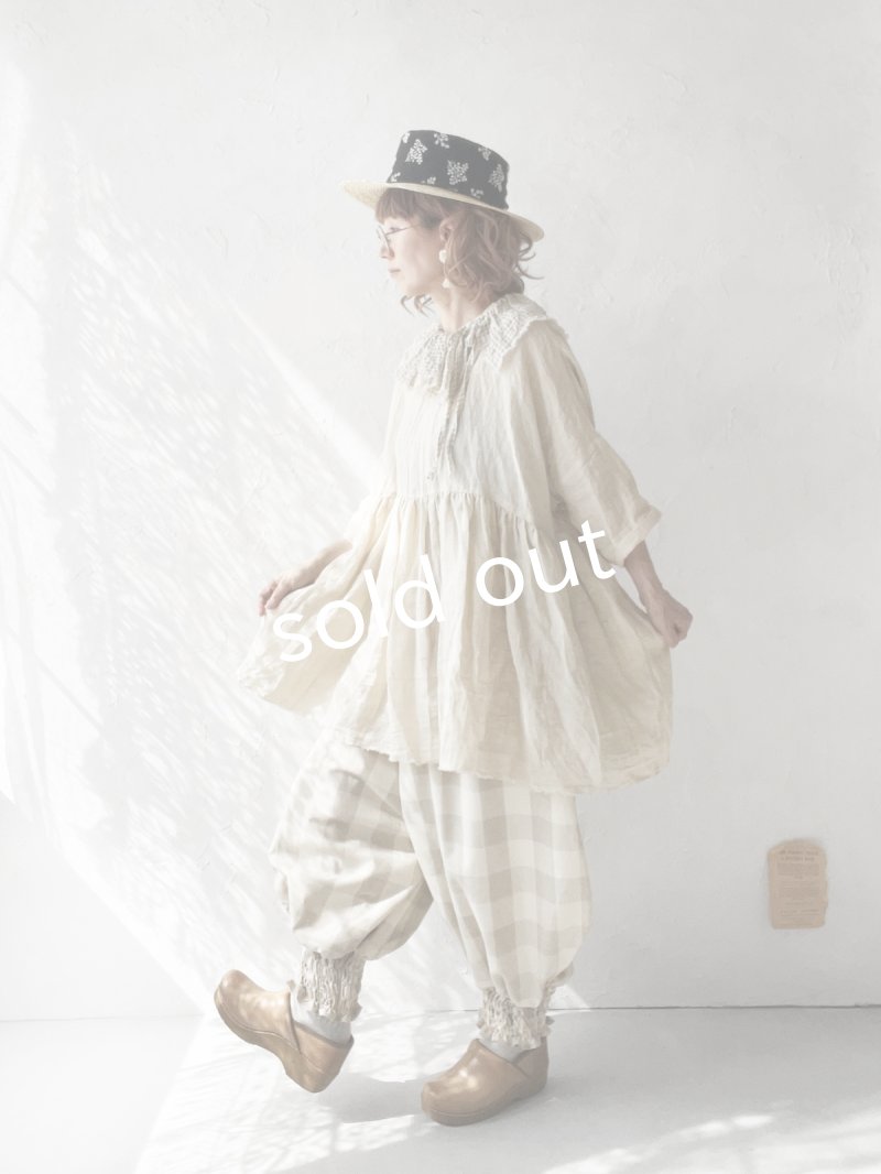 画像15: MARCHE' DE SOEUR／大きなラッフル襟のチュニック・ファナージュミルクにワッフルベージュ襟 (15)
