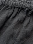 画像3: seasew.／527 ワッシャーコットンワイドペチパンツ・チャコール (3)