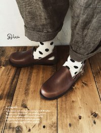 Diu／本革カメリアサンダル・ダークブラウン