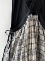 画像9: MARCHE' DE SOEUR／エプロンワンピース・黒×チェック (9)