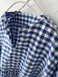 画像2: MARCHE' DE SOEUR／スキッパーギャザープルオーバー・青ギンガム (2)