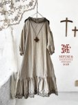 画像1: 【4/24(金)21時から販売】MIFUMIコラボ／sarahのワンピース・リースカーキ刺繍＆bag (1)
