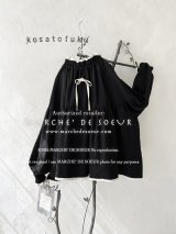 kosatofuku／スモックギャザーブラウス・ブラック