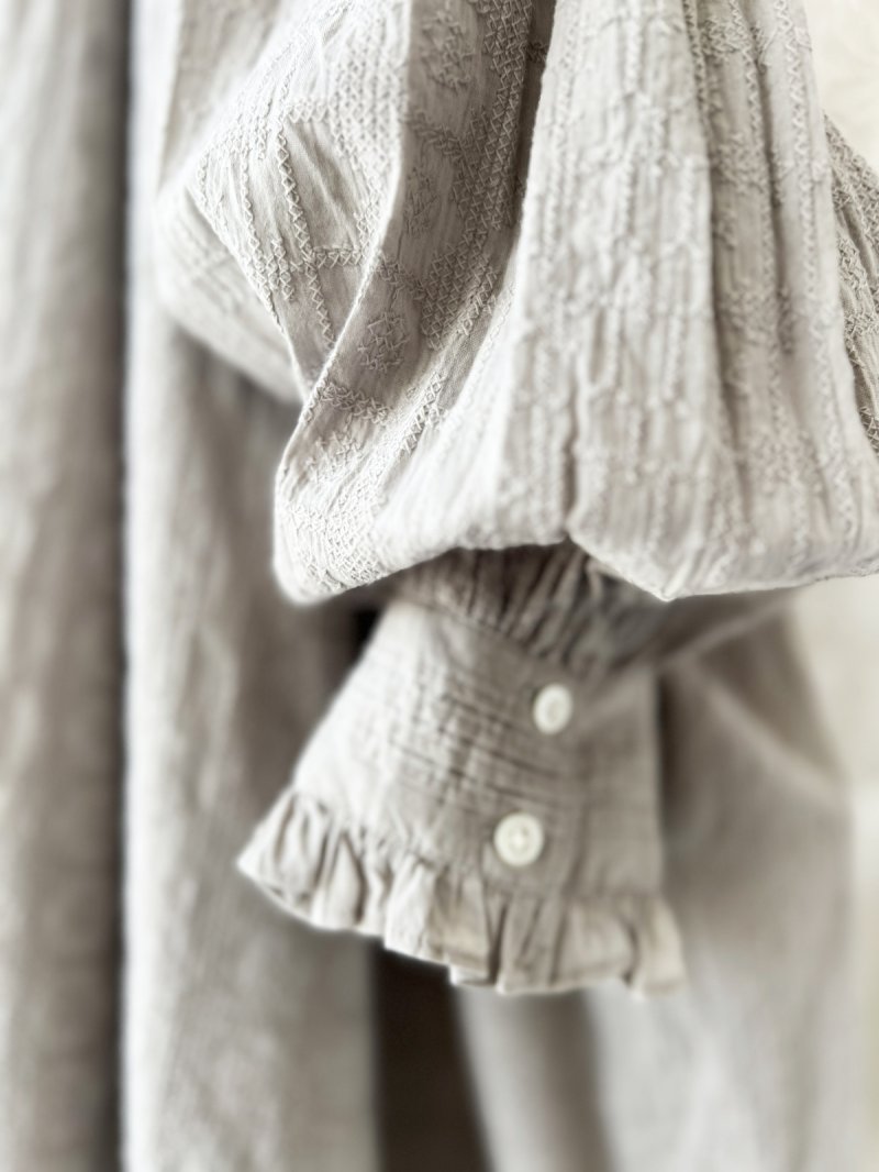 画像3: tegami/刺繍レースカフスワンピース・グレージュ (3)