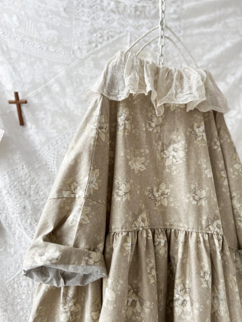 画像11: MARCHE' DE SOEUR／大きなラッフル襟のチュニック・ベージュローズ×生成り (11)