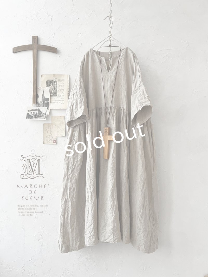 画像1: MARCHE' DE SOEUR／スキッパーギャザーワンピース・生成り (1)