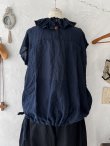 画像9: MARCHE' DE SOEUR／フローフリルのフレンチ袖ブラウス・ダークネイビー (9)