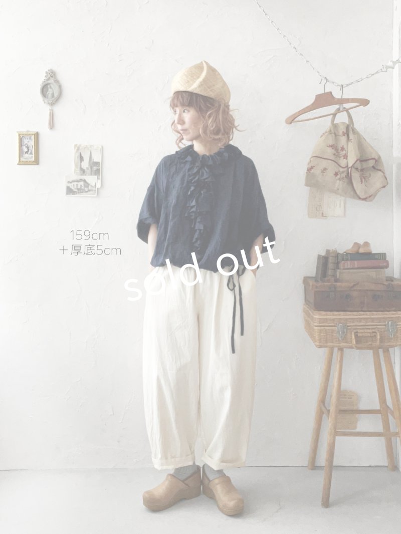 画像10: MARCHE' DE SOEUR／フローフリルの半袖ブラウス・ダークネイビー (10)