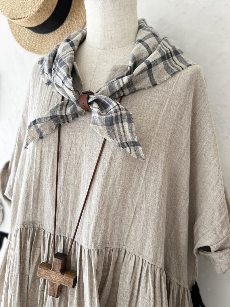 画像4: MARCHE' DE SOEUR／革タグストール付きスキッパーワンピース・フラックス (4)