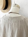 画像12: MARCHE' DE SOEUR／革タグストール付きスキッパーワンピース・フラックス (12)