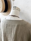 画像10: MARCHE' DE SOEUR／革タグストール付きスキッパーワンピース・オリーブドラブ (10)