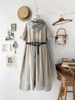 画像8: MARCHE' DE SOEUR／革タグストール付きスキッパーワンピース・フラックス (8)