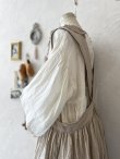 画像11: 【予約販売】MARCHE' DE SOEUR／フローフリルエプロンワンピース・生成り (11)