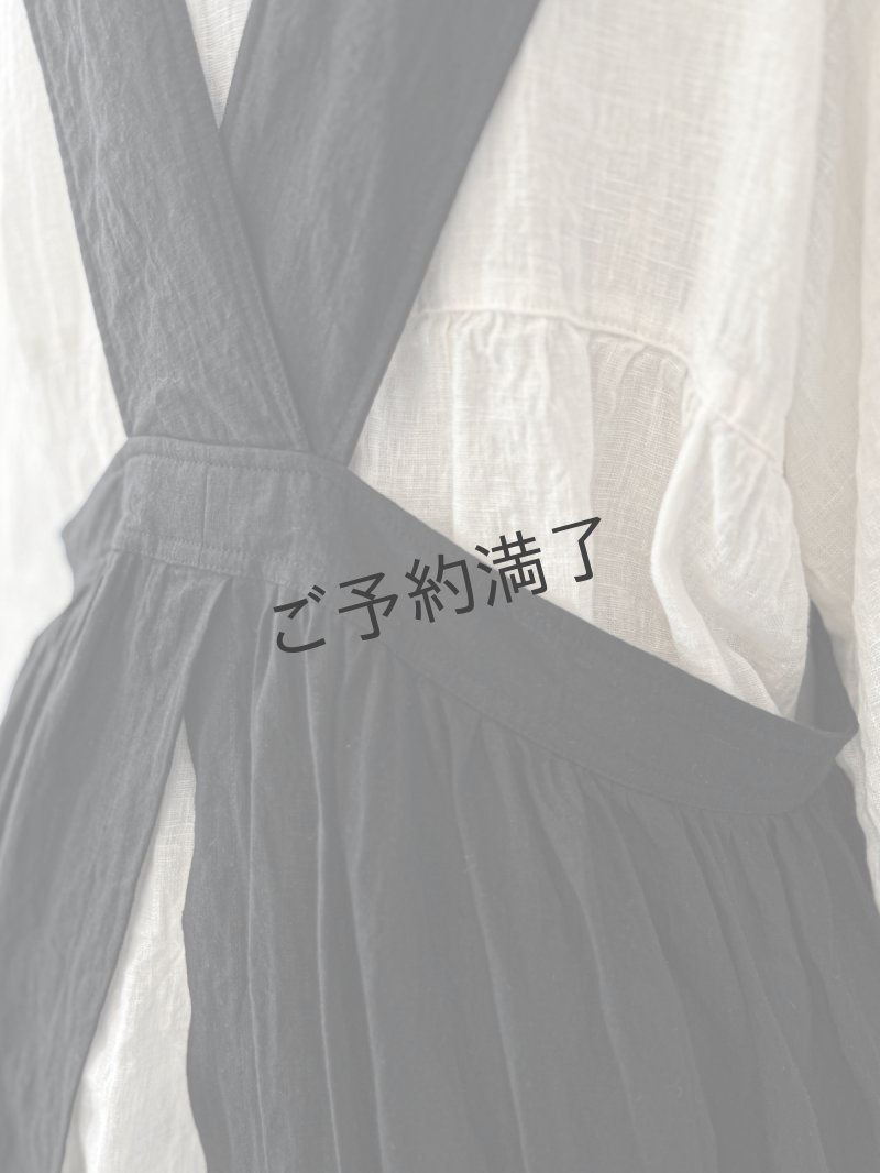 画像14: 【予約販売】MARCHE' DE SOEUR／フローフリルエプロンワンピース・黒 (14)