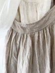 画像12: 【予約販売】MARCHE' DE SOEUR／フローフリルエプロンワンピース・生成り (12)