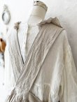 画像14: 【予約販売】MARCHE' DE SOEUR／フローフリルエプロンワンピース・生成り (14)