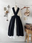 画像5: 【予約販売】MARCHE' DE SOEUR／フローフリルエプロンワンピース・黒 (5)