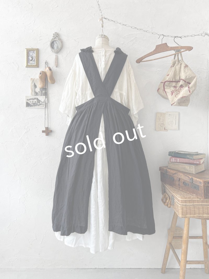画像5: 【予約販売】MARCHE' DE SOEUR／フローフリルエプロンワンピース・黒 (5)