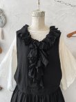 画像6: 【予約販売】MARCHE' DE SOEUR／フローフリルエプロンワンピース・黒 (6)